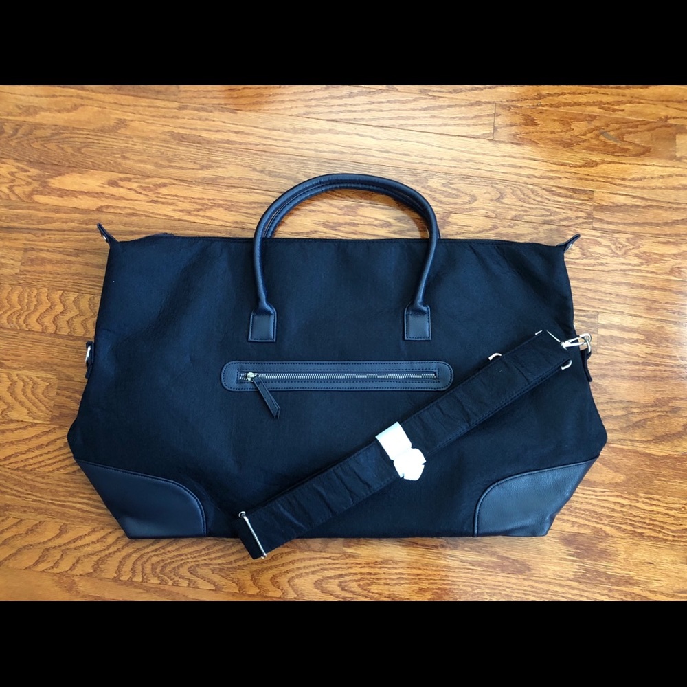 NWT DSW Navy Duffel Bag